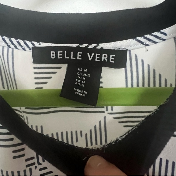 Belle Vere short sleeve blouse wrinkle resistant - Picture 4 of 5